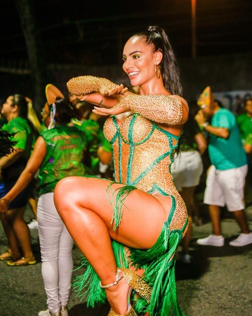 Aline Mineiro, representa a Mocidade Independente de Padre Miguel