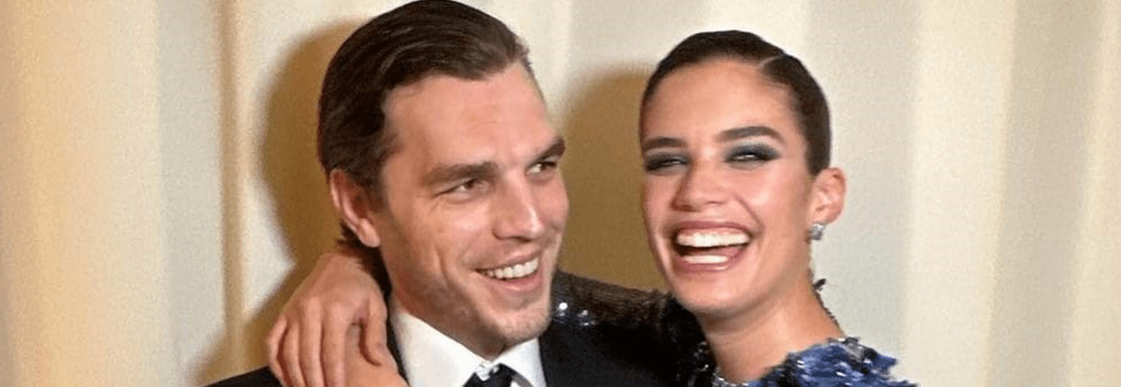 Sara Sampaio bem acompanhada na festa de Elton John 