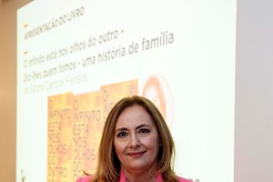 Fátima Campos Ferreira junta elite em cerimónia emotiva