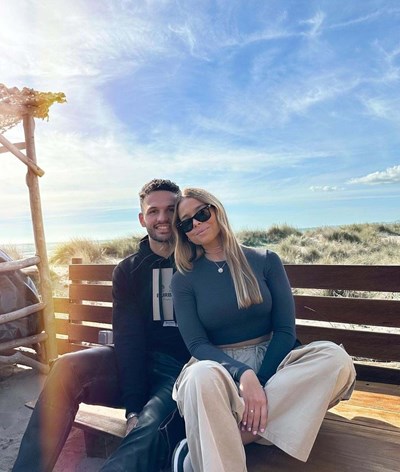 Craque da Luz assume romance com jornalista