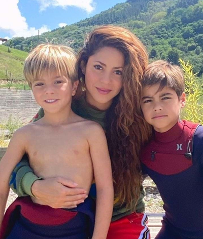 Shakira e filhos de regresso a Barcelona