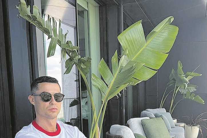 Jogador está em Portugal para treinar com a seleção nacional