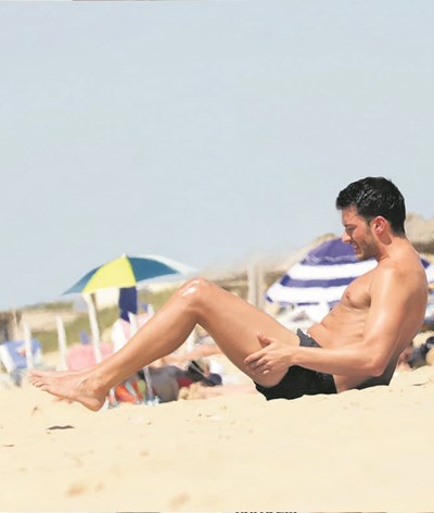 Famosos desfrutam do calor na Caparica
