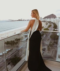 Cristina Ferreira usa vestido de Victoria Beckham no valor de 1500 euros 