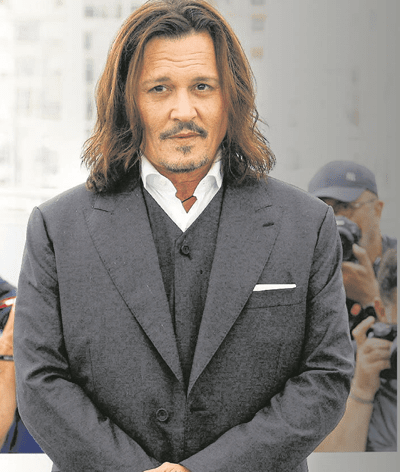 Johnny Depp em lágrimas no regresso aos holofotes em Cannes