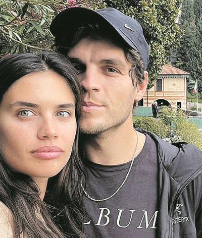 Sara Sampaio está novamente solteira