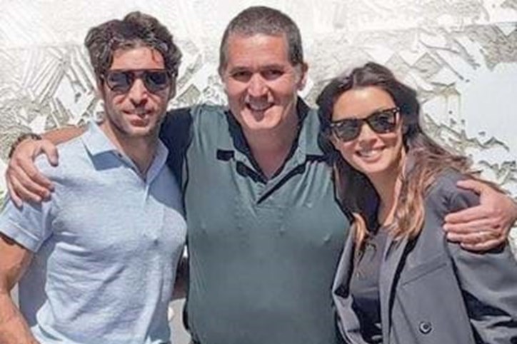 Cayetano Rivera com Maria Cerqueira Gomes e Pedro Cardoso, um dos responsáveis do Solar dos Presuntos 