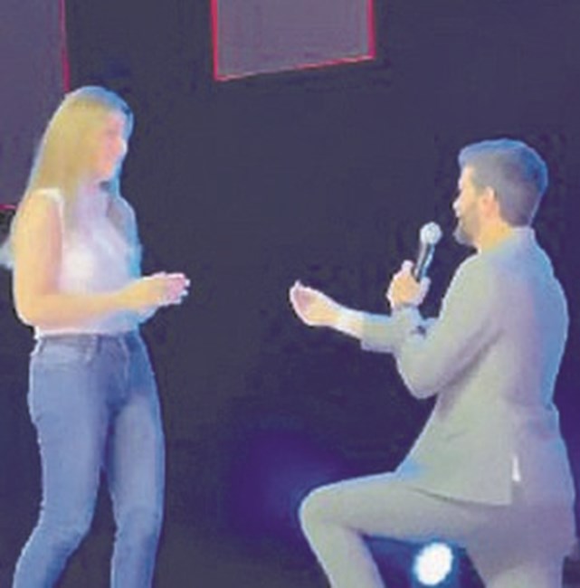 Pedido de casamento surpresa durante evento de Cristina Ferreira em Guimarães
