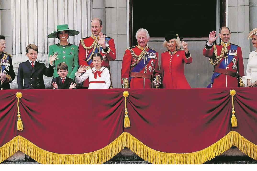 Rei Carlos III e a família