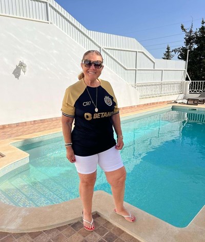 Camisola do Sporting deixa Dolores feliz