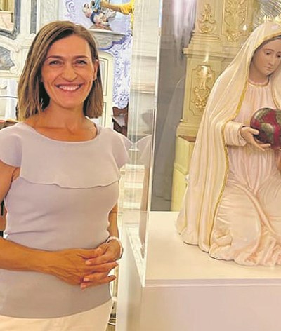 Fátima Lopes deixa mensagem à Senhora do Coração Orante