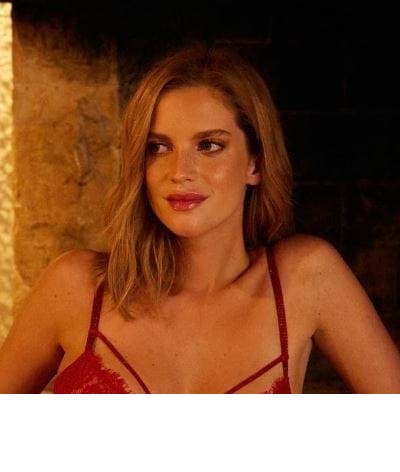 Júlia Palha apela ao espírito natalício... em lingerie